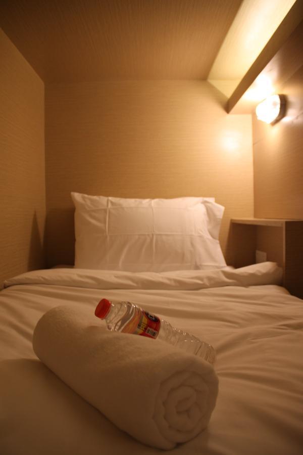 Pod House Makassar Hostel Ngoại thất bức ảnh