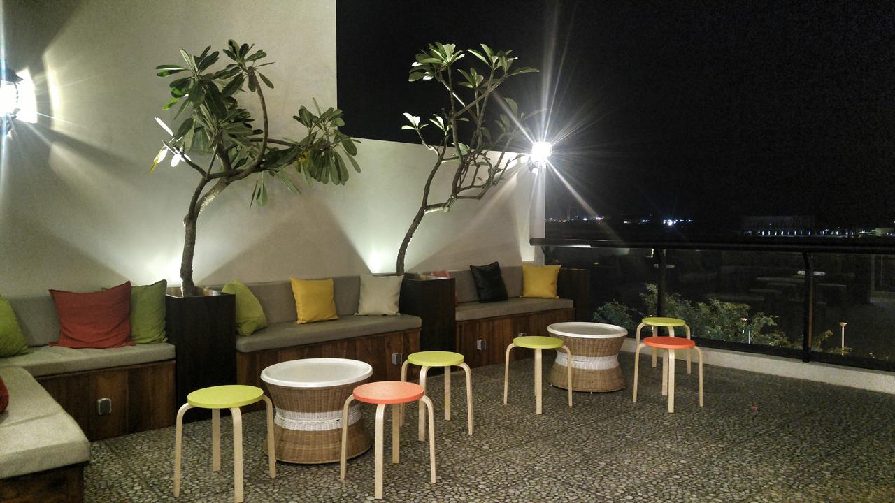 Pod House Makassar Hostel Ngoại thất bức ảnh