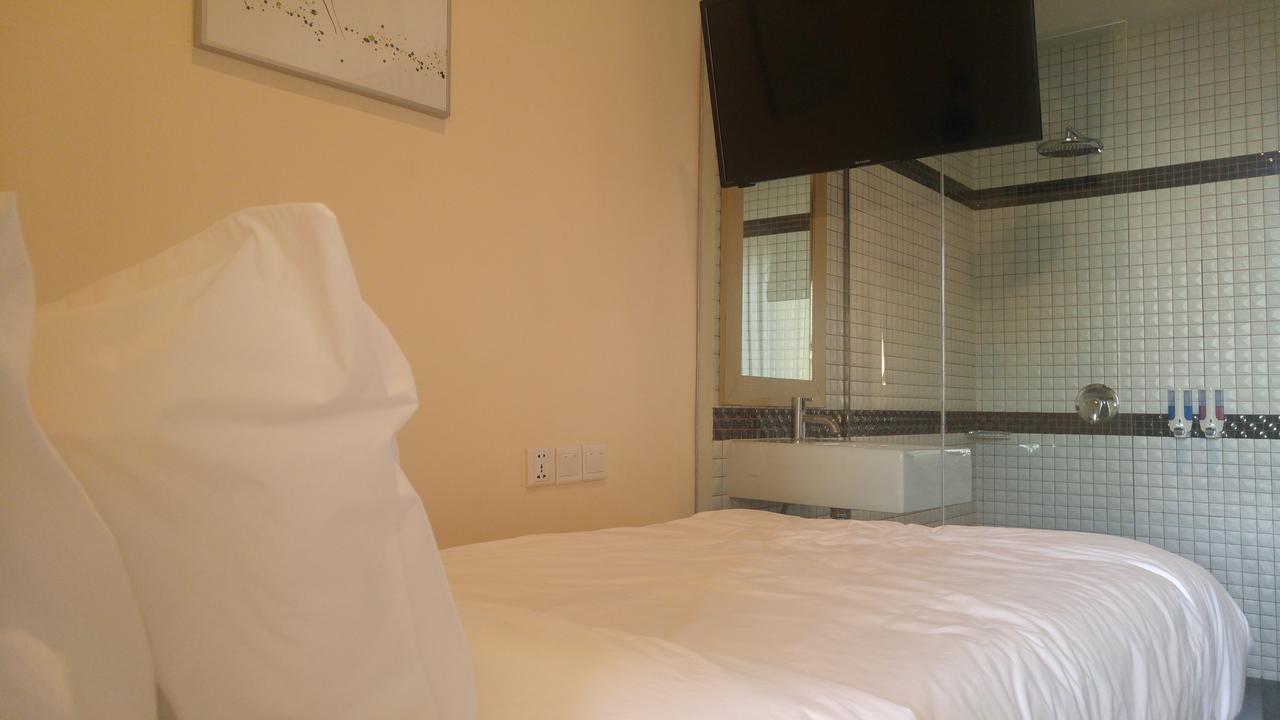Pod House Makassar Hostel Ngoại thất bức ảnh