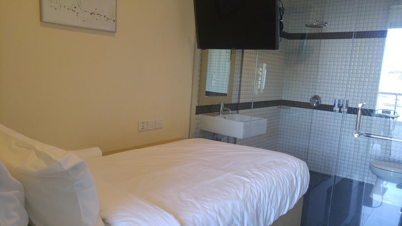 Pod House Makassar Hostel Ngoại thất bức ảnh