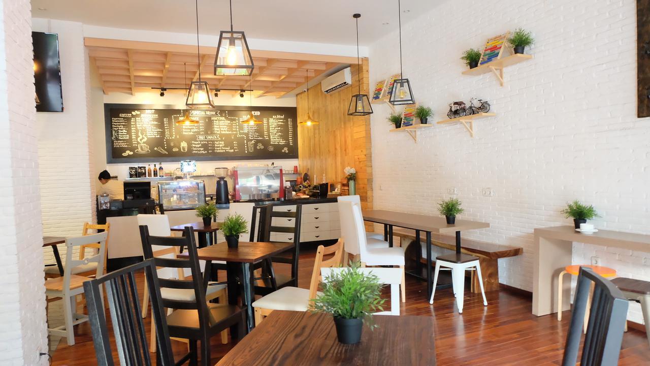 Pod House Makassar Hostel Ngoại thất bức ảnh